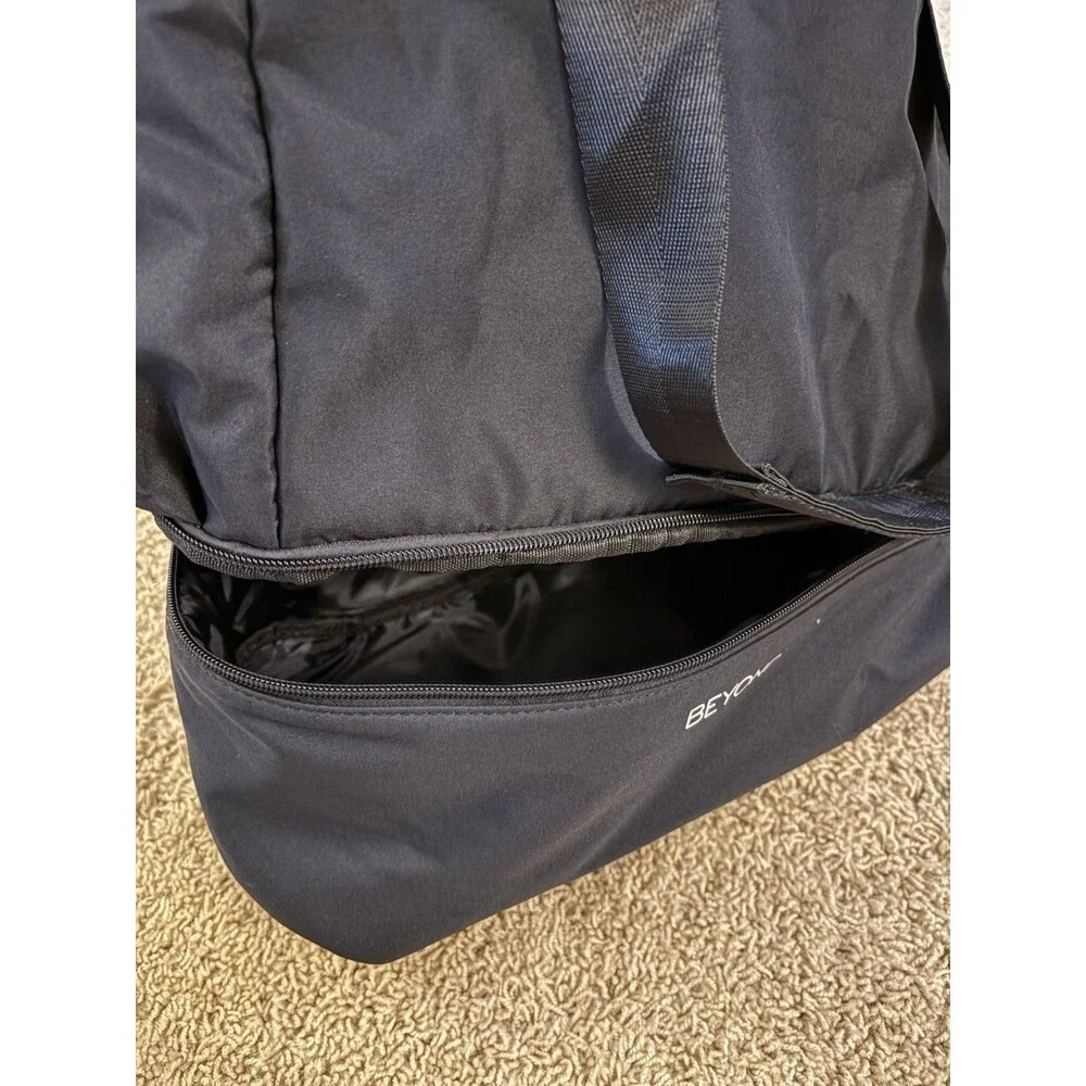 Beyond Yoga Convertible Gym Bag Backpack Black Tote Shoe Compartment Travel Yoga